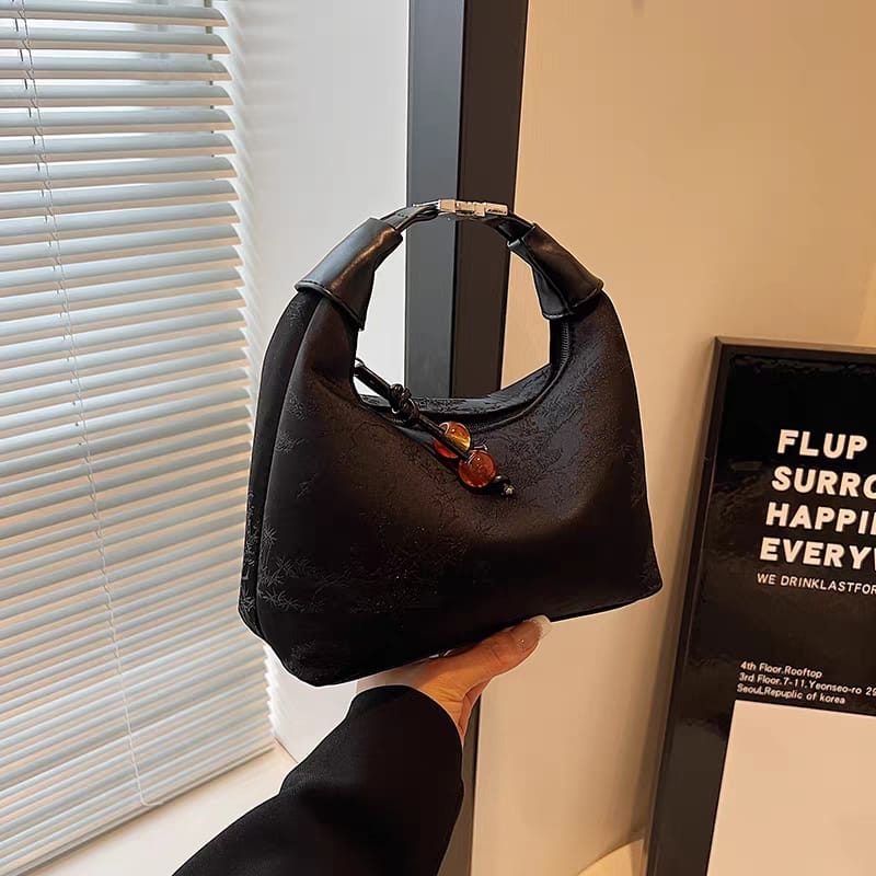 Hobo Style Shoulder Bag